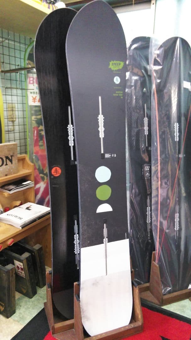 スノーボードスタンドラック　2本用、左側用