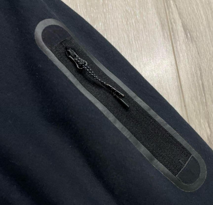 NIKE テックフリース ジップアップパーカー