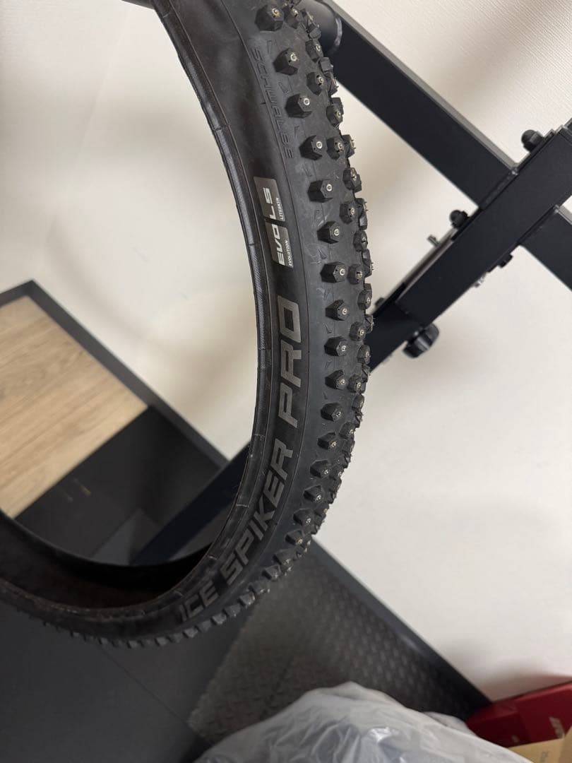 SCHWALBE ICE SPIKER PRO 29x2.25　1本
