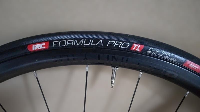 BONTRAGER AFFINITY TLR タイヤ付き　シマノ
