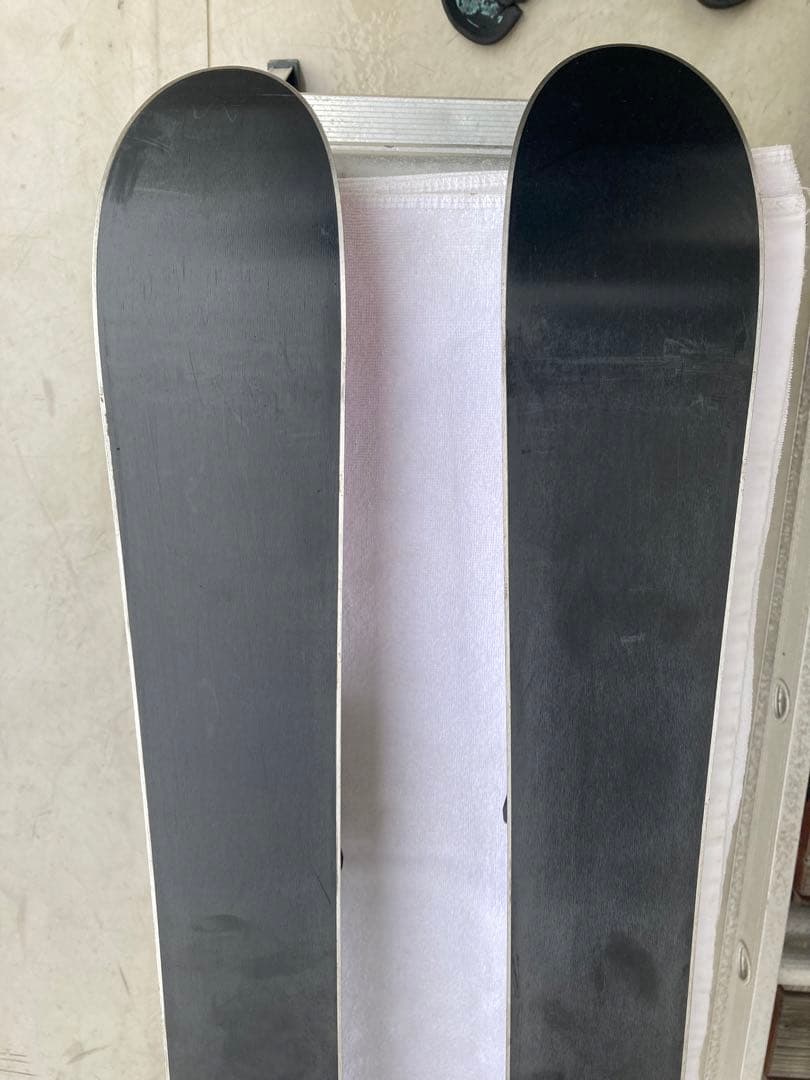 ショートスキー(ファン) ボードと開放ビィンディングNORDICA+MARKER