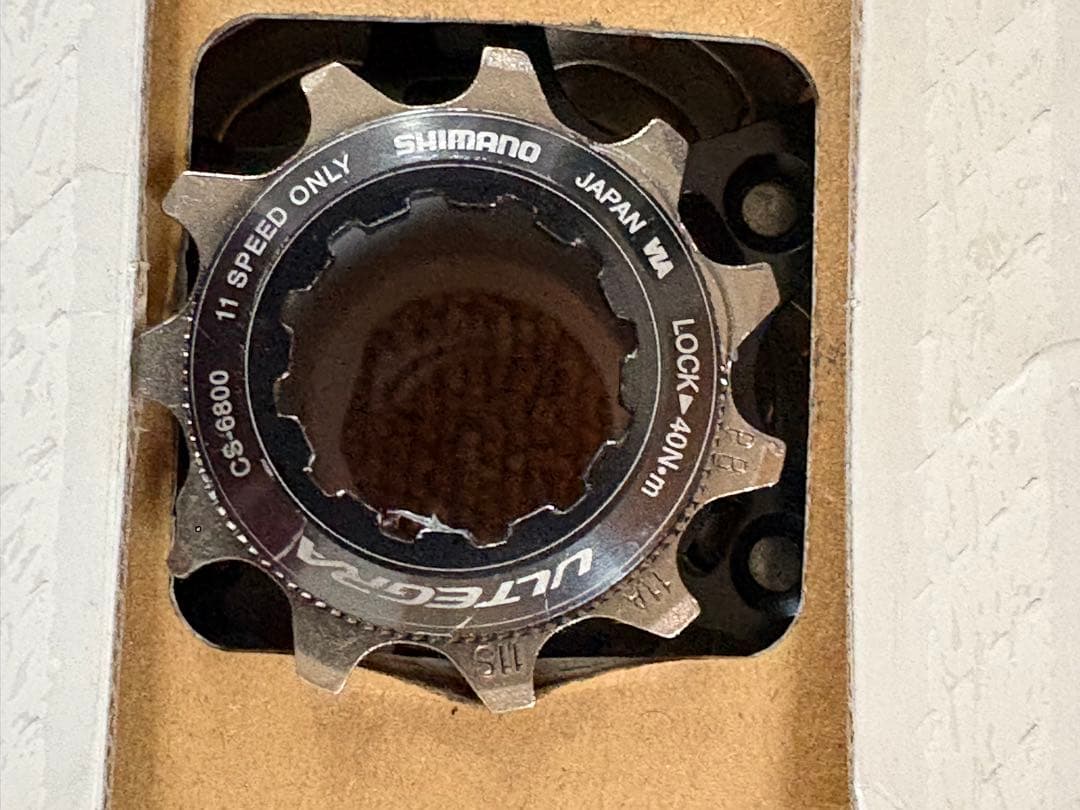 【未使用】シマノスプロケット CS-R8000 11-28T 箱に傷みあり