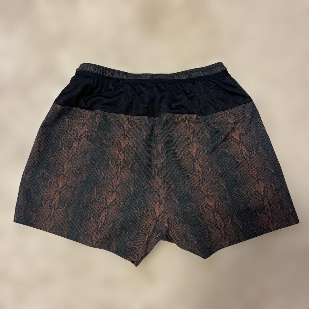 ウォーキング・ランニングウェア charbon PYTHON PATTERN 7 POCKETS SHORTS
