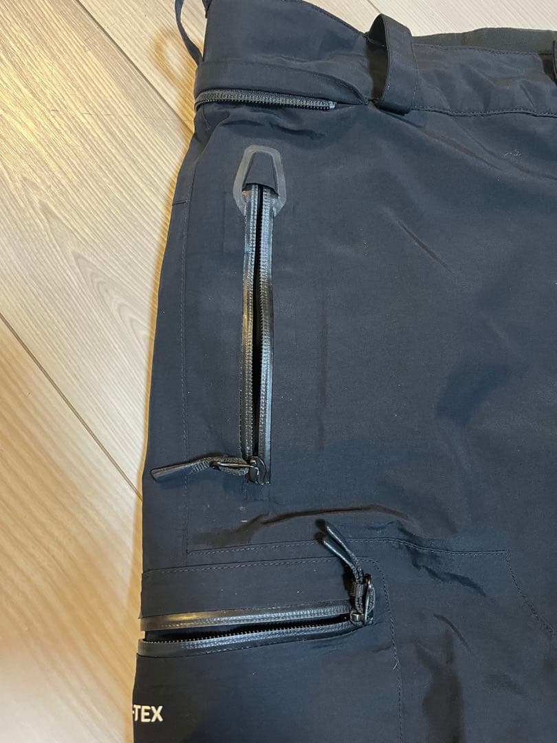 VOLCOM スノーボードウェア パンツ　メンズ