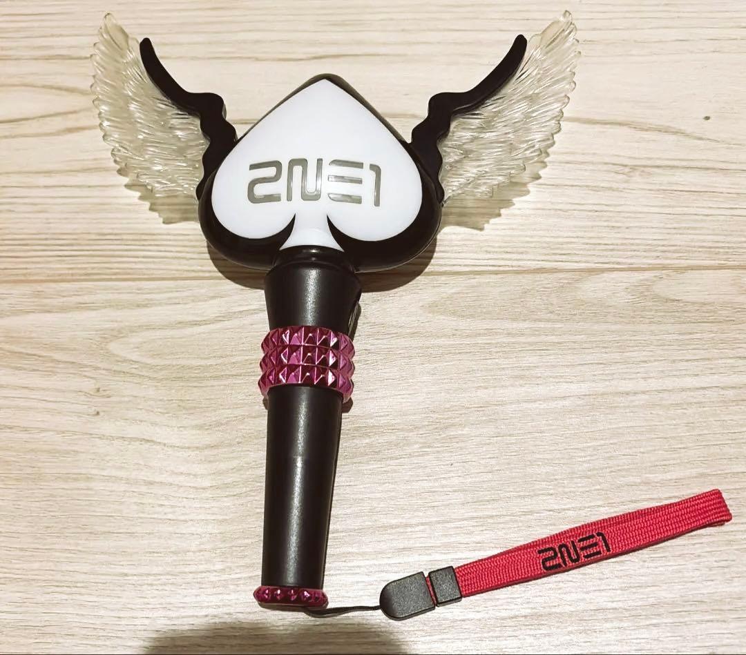 2NE1 ハート型 公式ペンライト