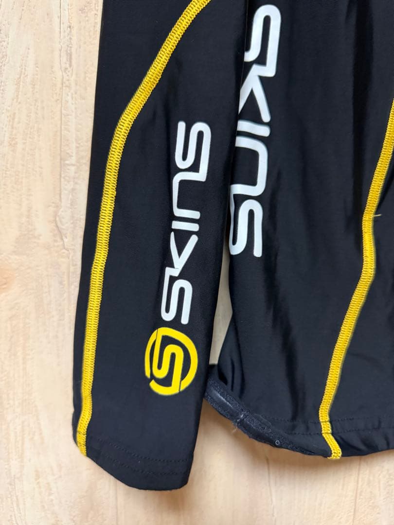 【美品】SKINS スキンズ A200 コンプレッションウェア 上下セットメンズ
