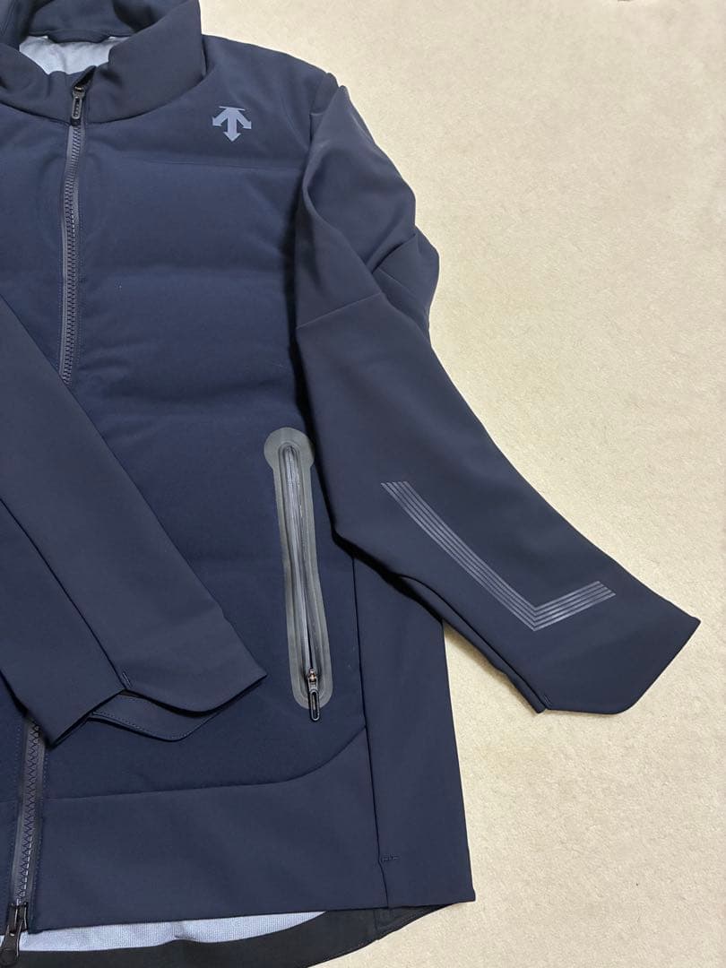 ★新品　デサントg-arc collection ハイブリッドダウンジャケット