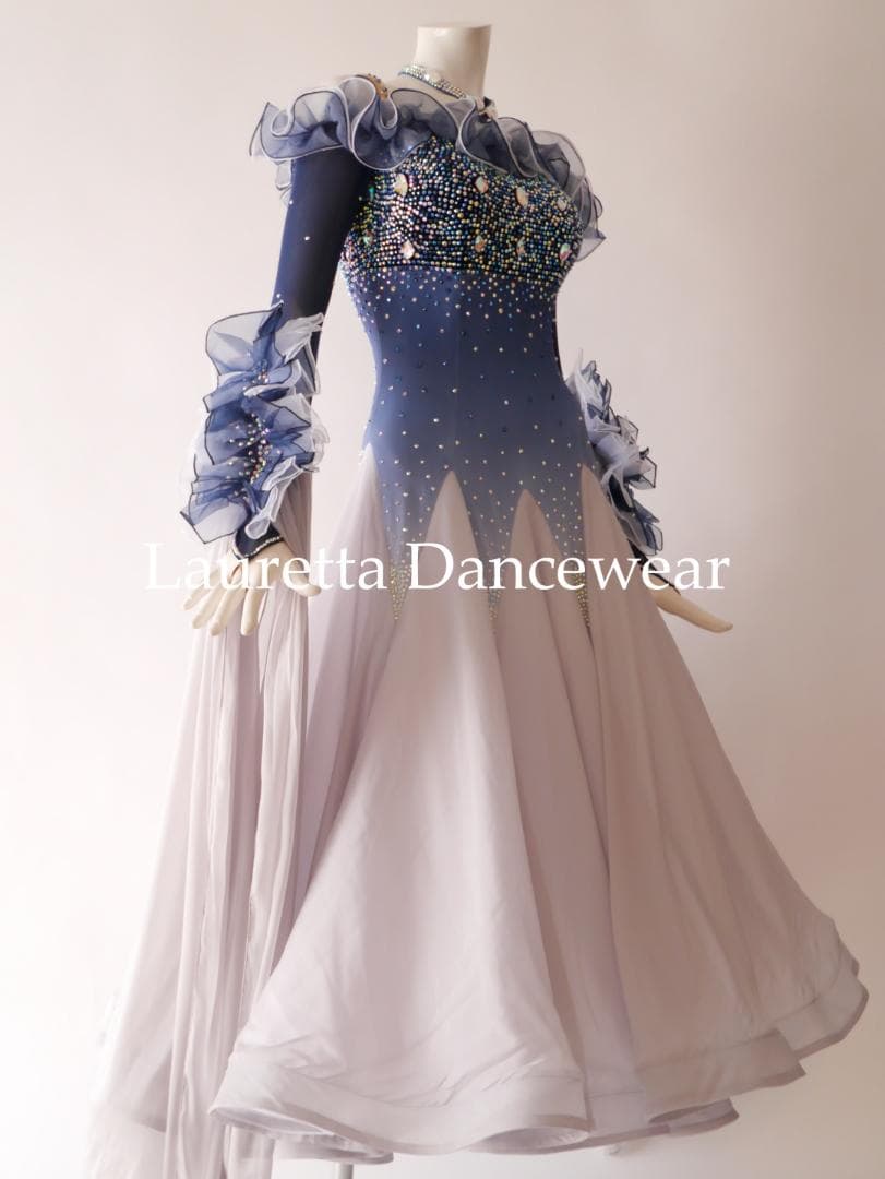 新品✨ラウレッタ 社交ダンスドレス ブルーアッシュ M 高級仕様 競技 デモ対応