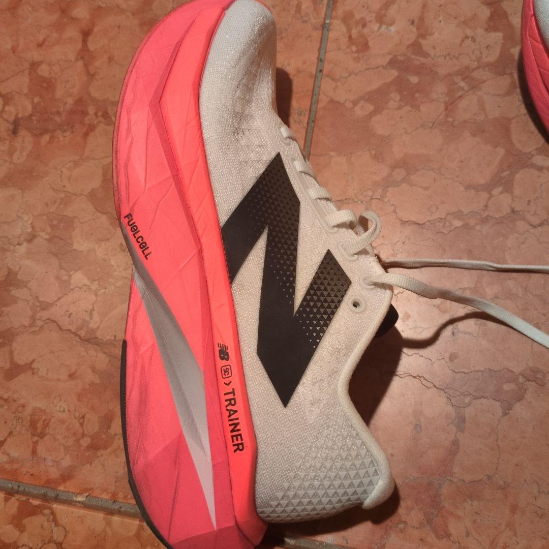 FuelCell SuperComp Trainer v3　27.5cm
