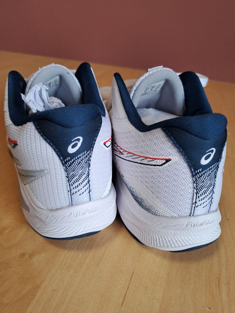 asics バレーシューズ FlyteFoam ホワイト/ネイビー 24センチ