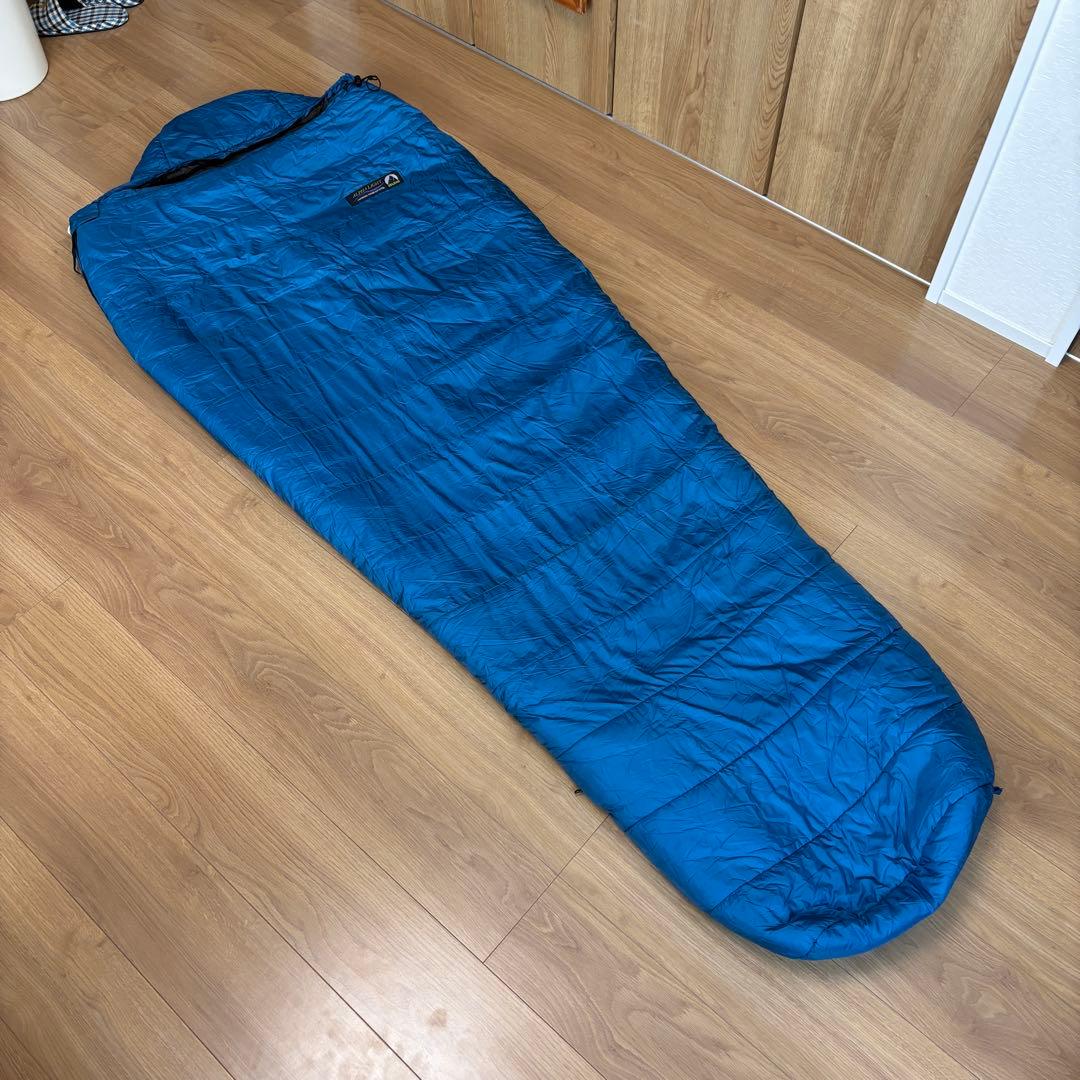 ISUKA Alpha Light 1100 寝袋