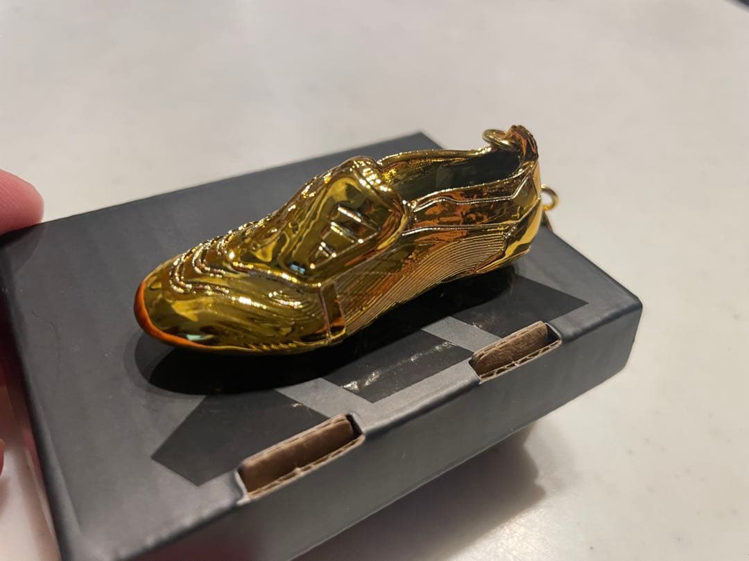 adidas ゴールデンプレデター　キーホルダー　非売品