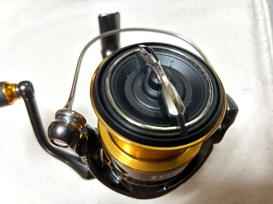 【極美品】シマノ リール20ツインパワーC3000MHG【カスタム品】