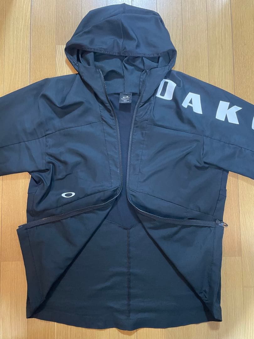 【美品】OAKLEY オークリー パーカー ジャケットL ブラック フードロゴ入
