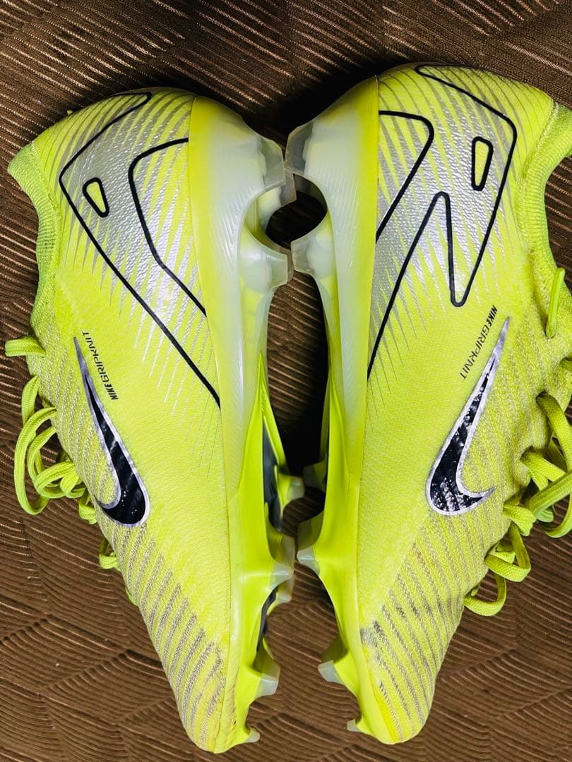 NIKE マーキュリアル　ヴェイパー16 エリート　FG 27.5