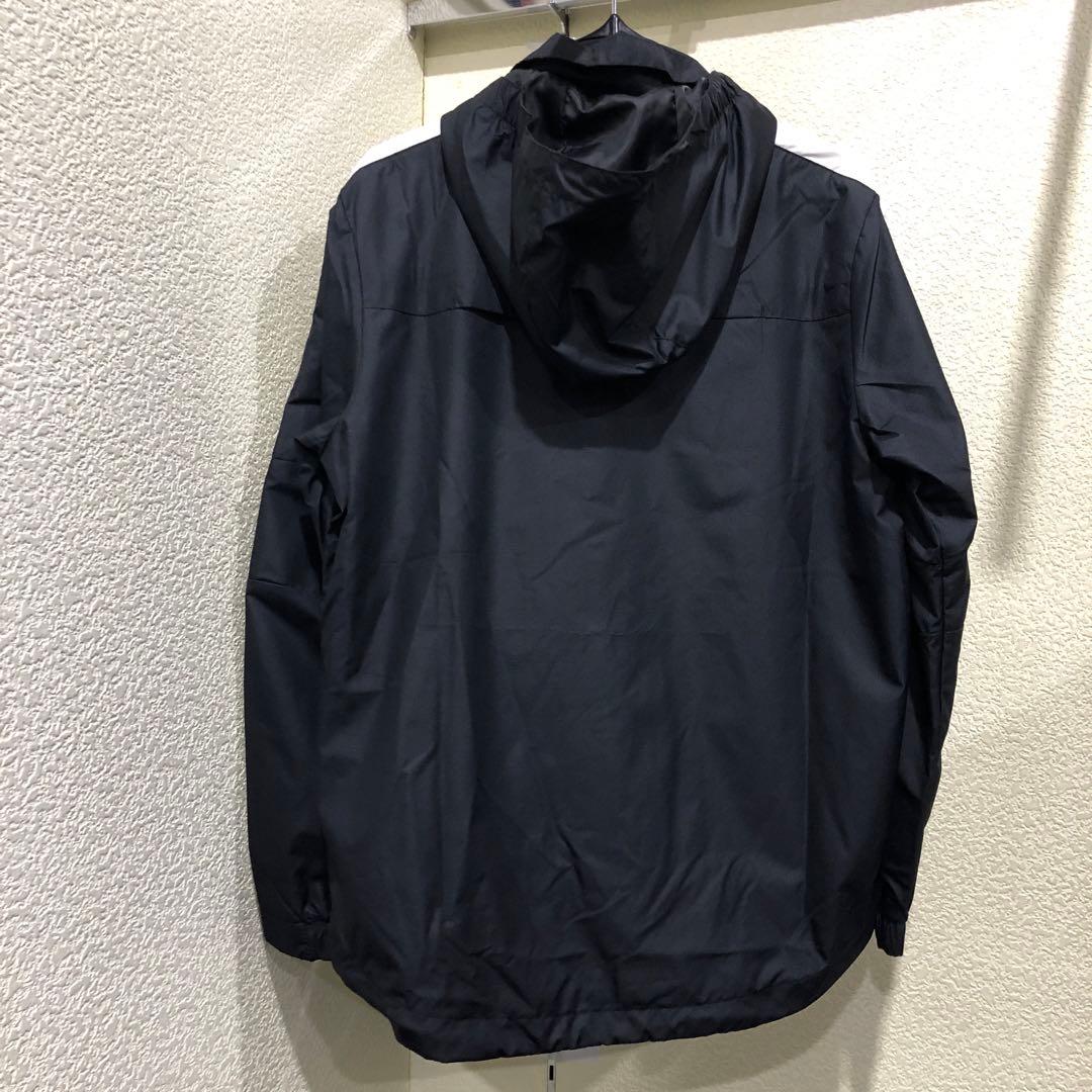 ナイキジュニアジャケット新品１５０サイズ
