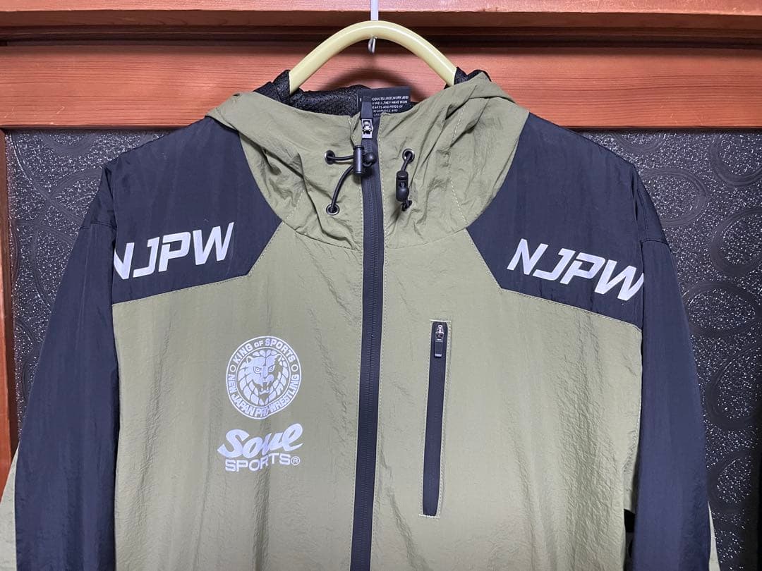 新日本プロレス SOUL SPORTS ナイロンウィンドブレーカー