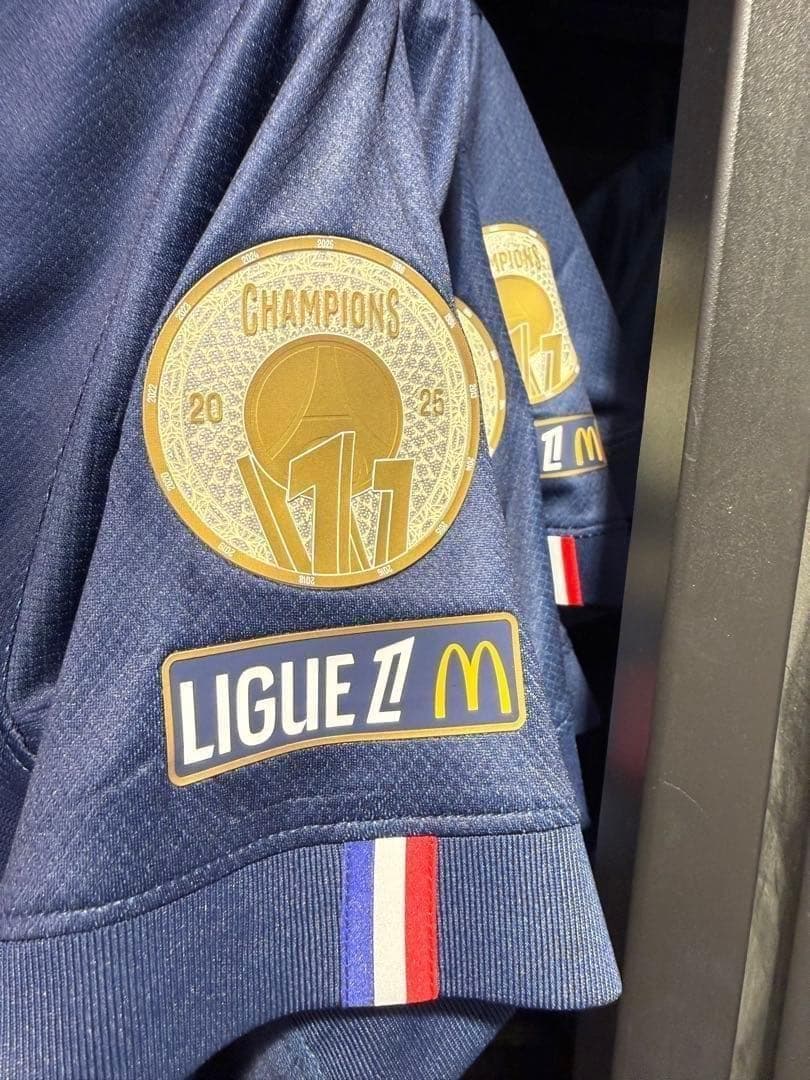 日本未対応 BEYOND 入り　PSG パリ市内公式ストア購入　デンベレ