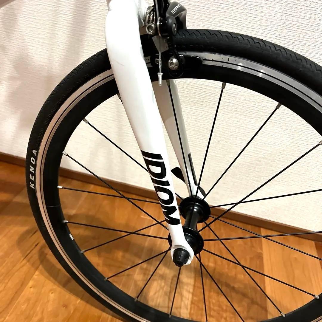 美品 GIANT Idiom 20インチ 9速 新品部品 スラム ダホン ターン