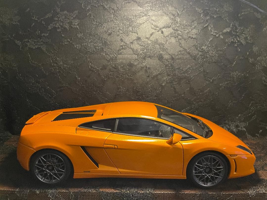 美品オートアート1/18 ランボルギーニガヤルド LP560-4 修正アリ