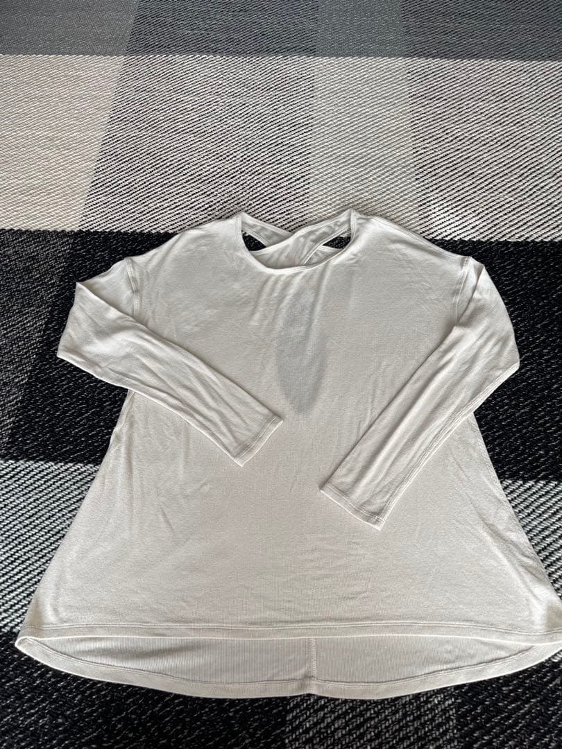 Lululemon ヨガ／ピラティス トップス 2点セット（Size 4）