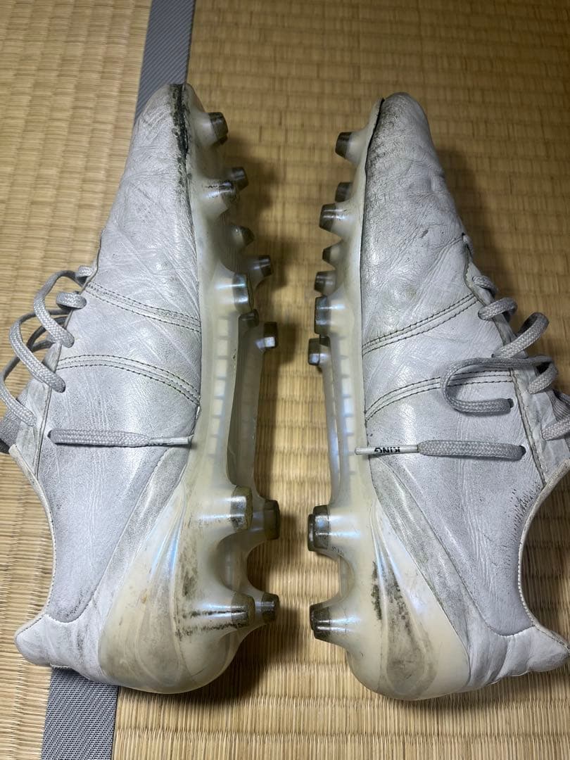 サッカー　スパイク　プーマ　キング