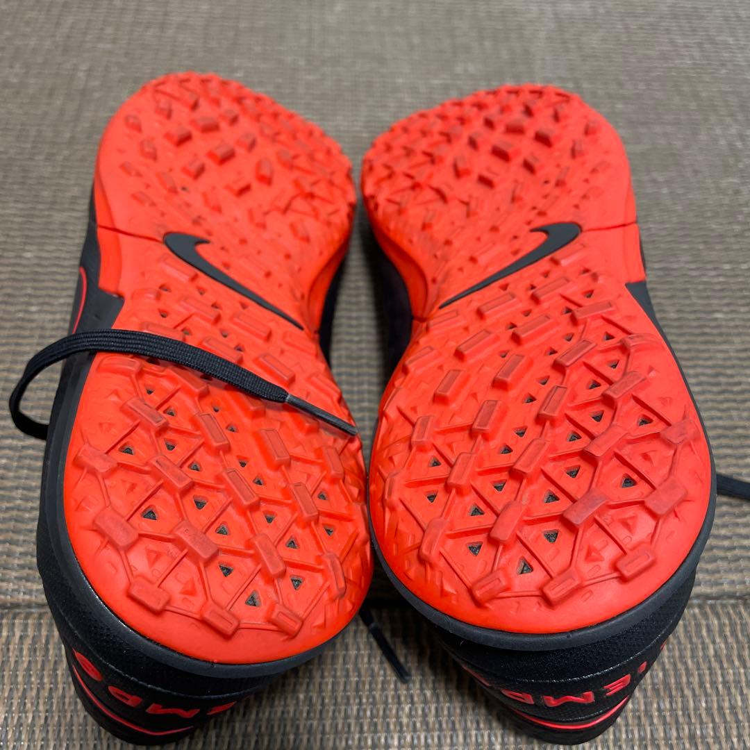 Nike Tiempo トレーニングシューズ 黒/赤