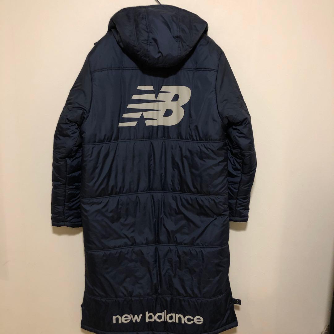 New Balance ベンチコート。ネイビー