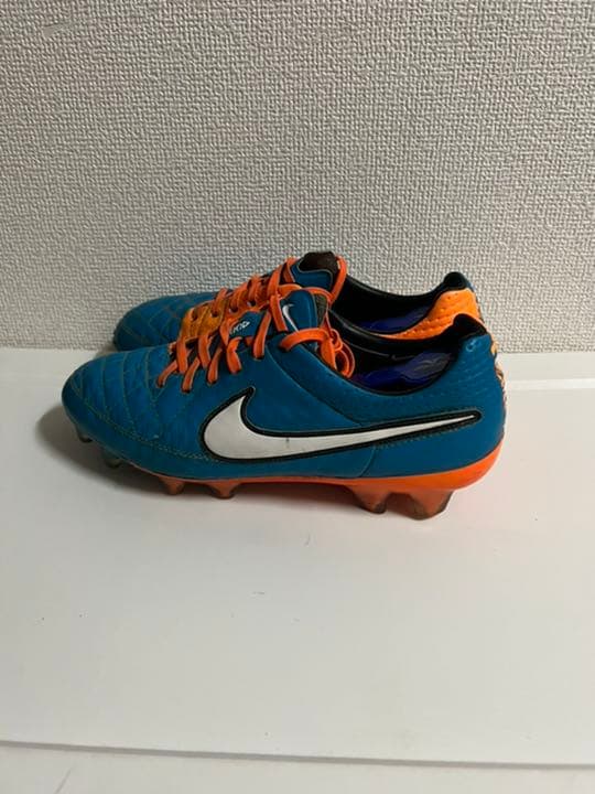 サッカー スパイク ティエンポ5
