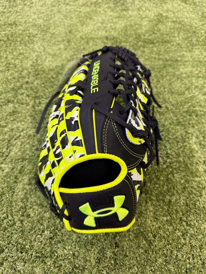 ✨超貴重✨Under Armour グローブ迷彩 外野手用 軟式グローブ