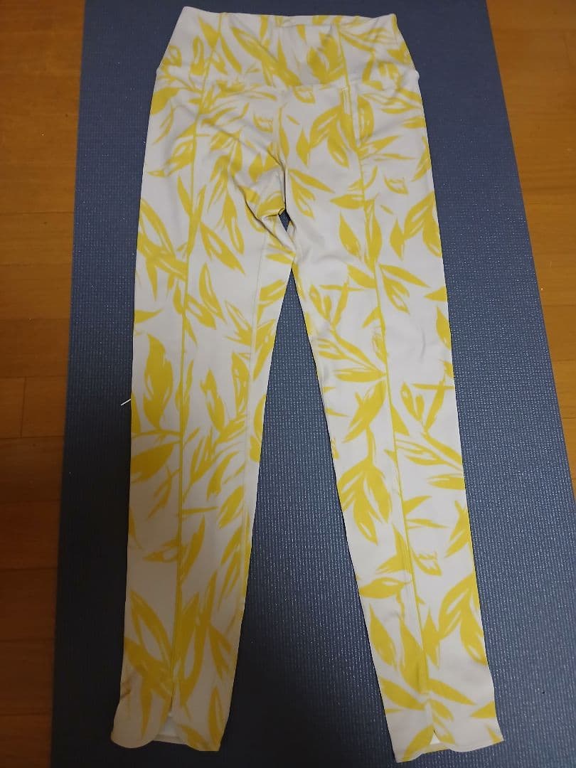 SUKALA パイピングレギンス　イエロー　Lサイズ　新品タグ付　ヨガ　ラバ