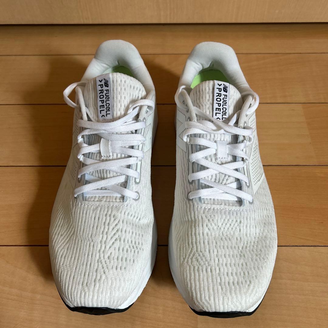 B*n様 fuelcell propel v5 ニューバランス ランニングシュー