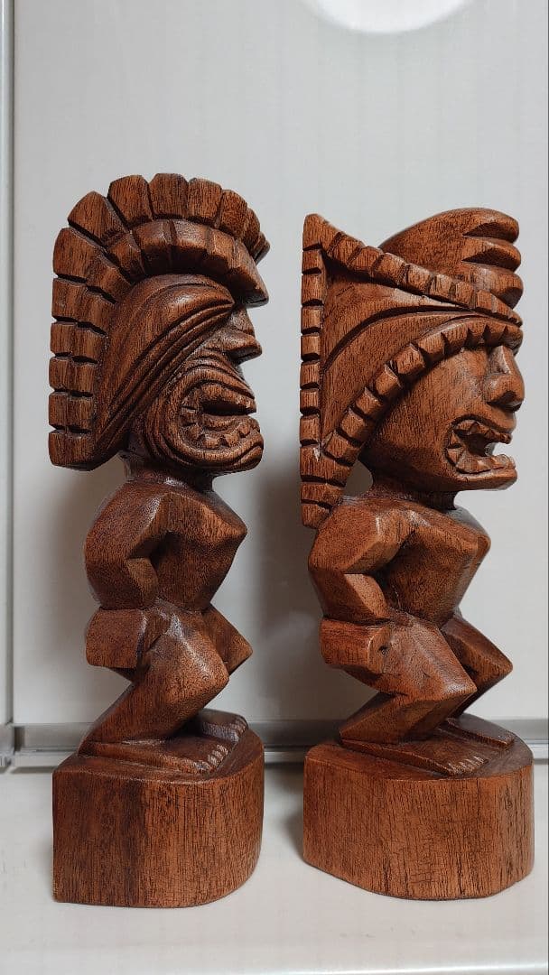 ティキの木彫りの置物TIKI Winner 30cm 木製スワール無垢材セット