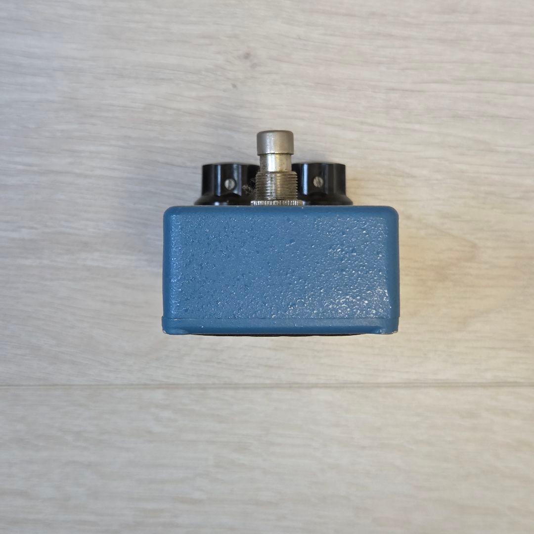 MXR Blue Box スクリプトロゴ