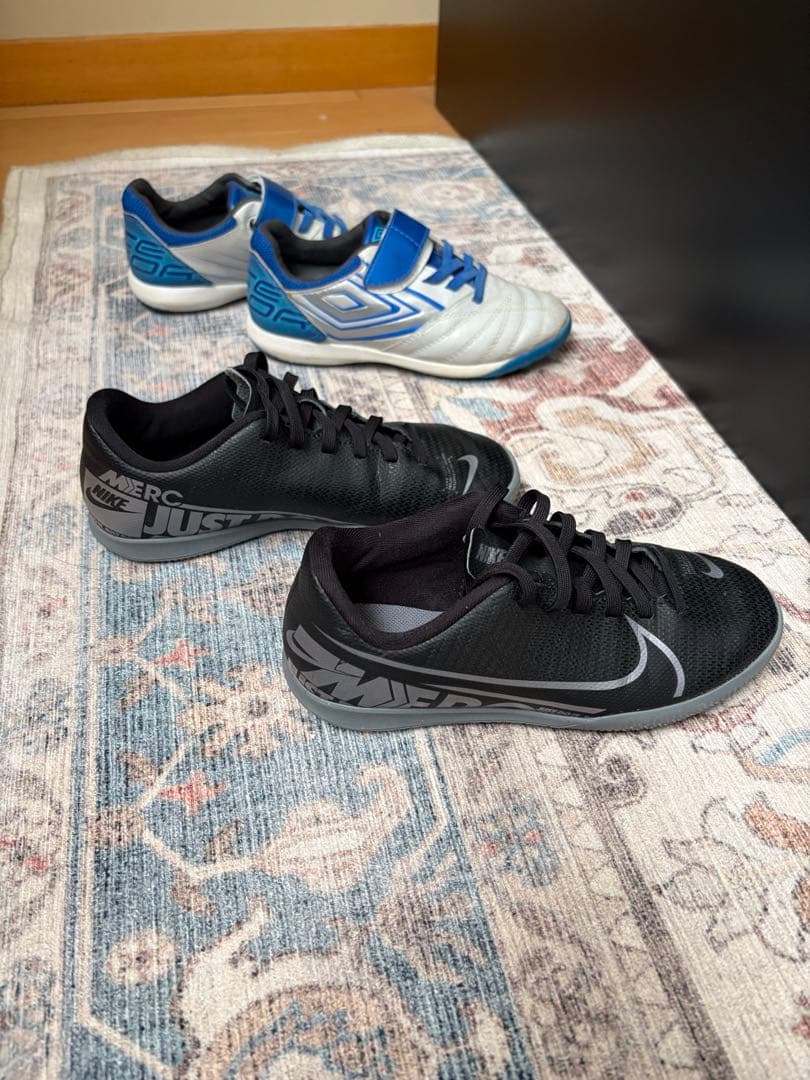 キッズ サッカーシューズ4足セット adidas Nike等