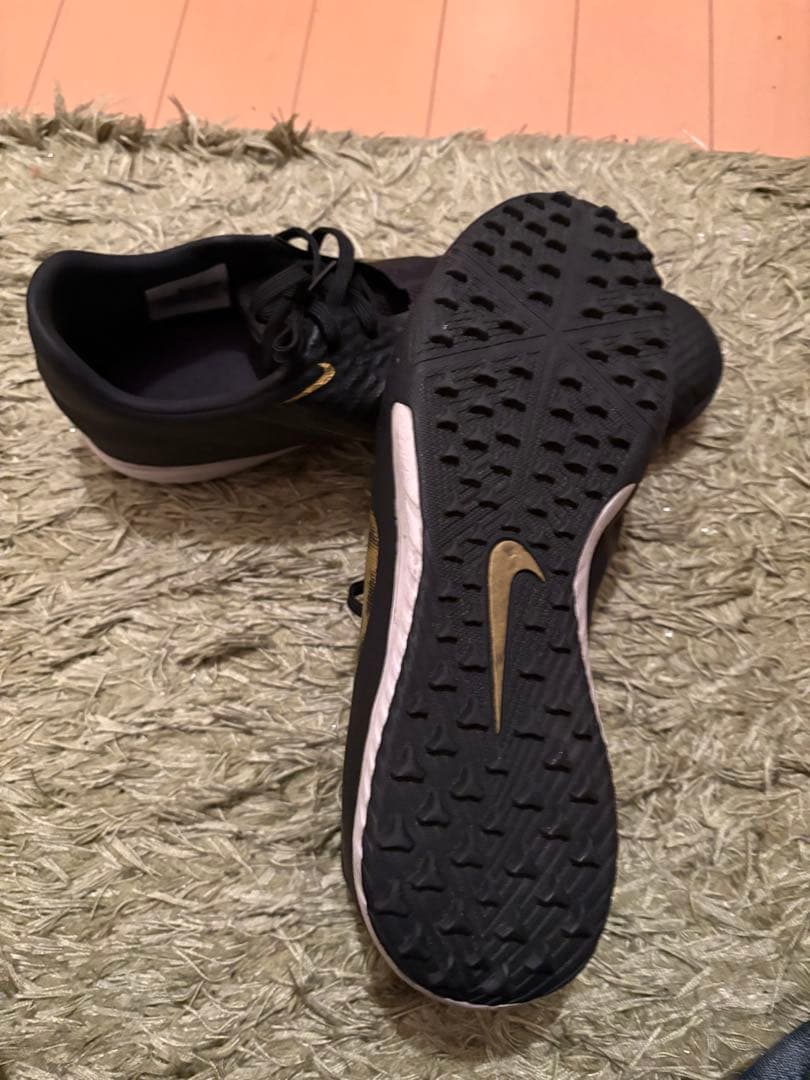 Nike Phantom ブラック/ゴールド サッカーシューズ