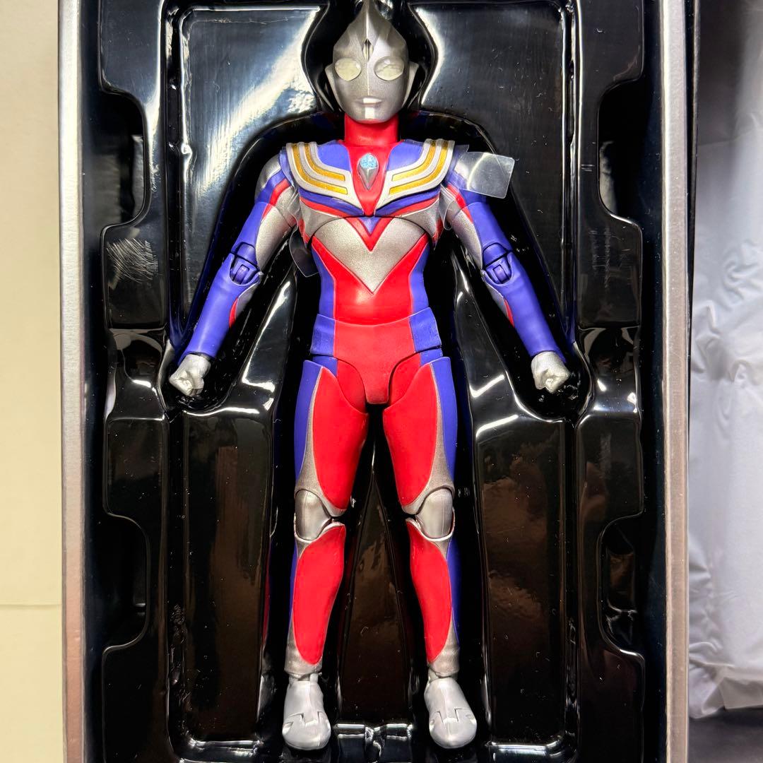 S.H.Figuarts 真骨彫製法 ウルトラマンティガ 、ダイナ 2点セット