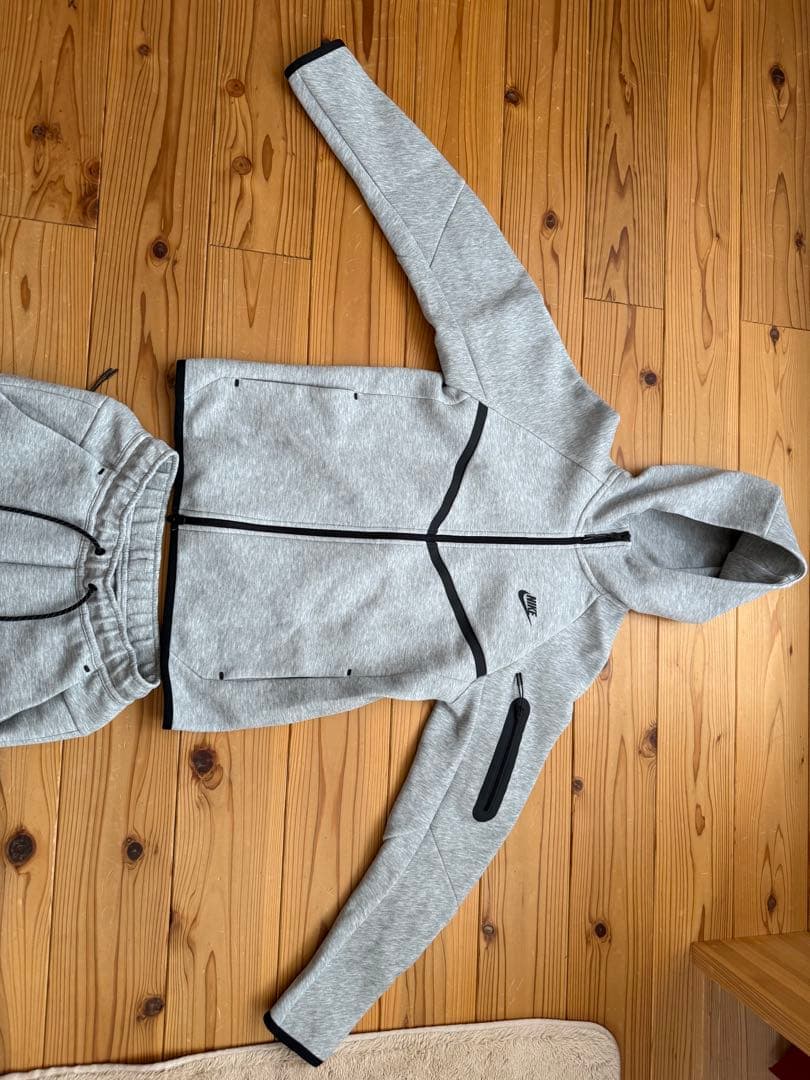 Nike テックフリース　グレー Sサイズ