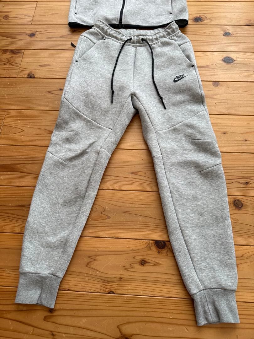Nike テックフリース　グレー Sサイズ