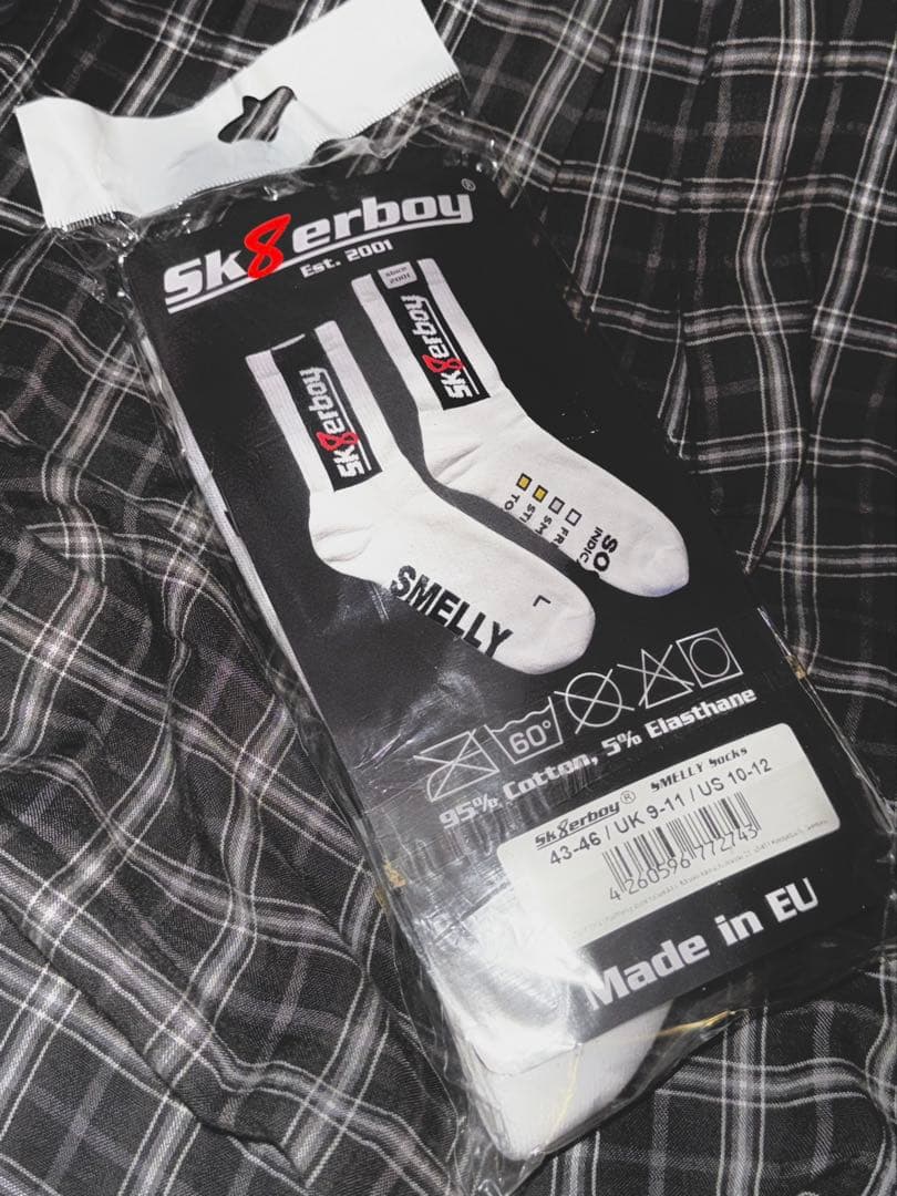 欧米限定　新品未使用Sk8erboy SMELLYSOCKS ソックス ホワイト