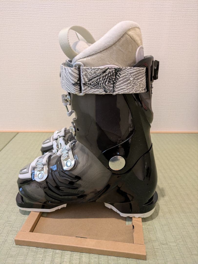 【美品】Atomic スキーブーツ 女性用 ブラック23.0
