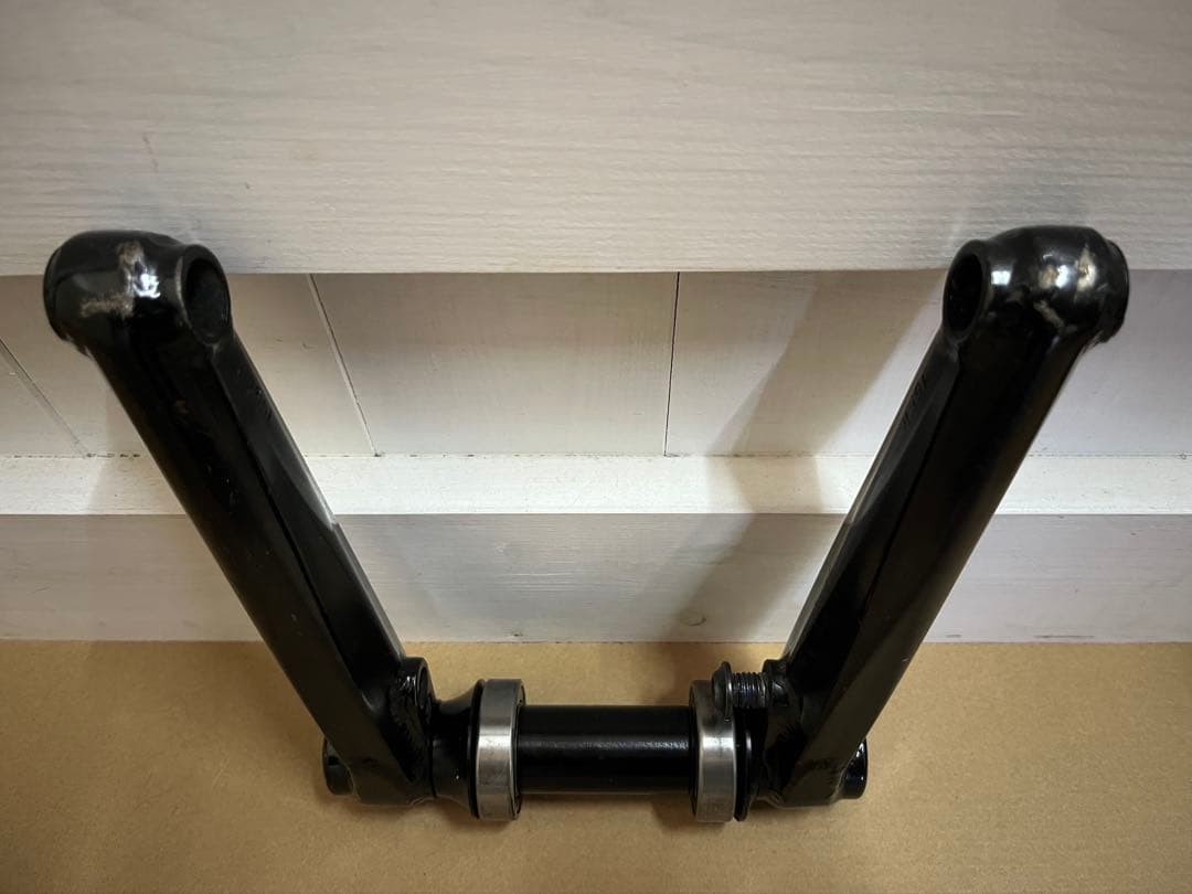 BMXクランク Cult Hawk V2 Cranks 165mm BB付き