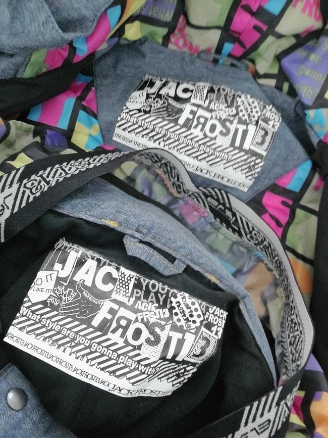 新品 JACKFROST13 スノーボードウェア 上下セット メンズM オンヨネ