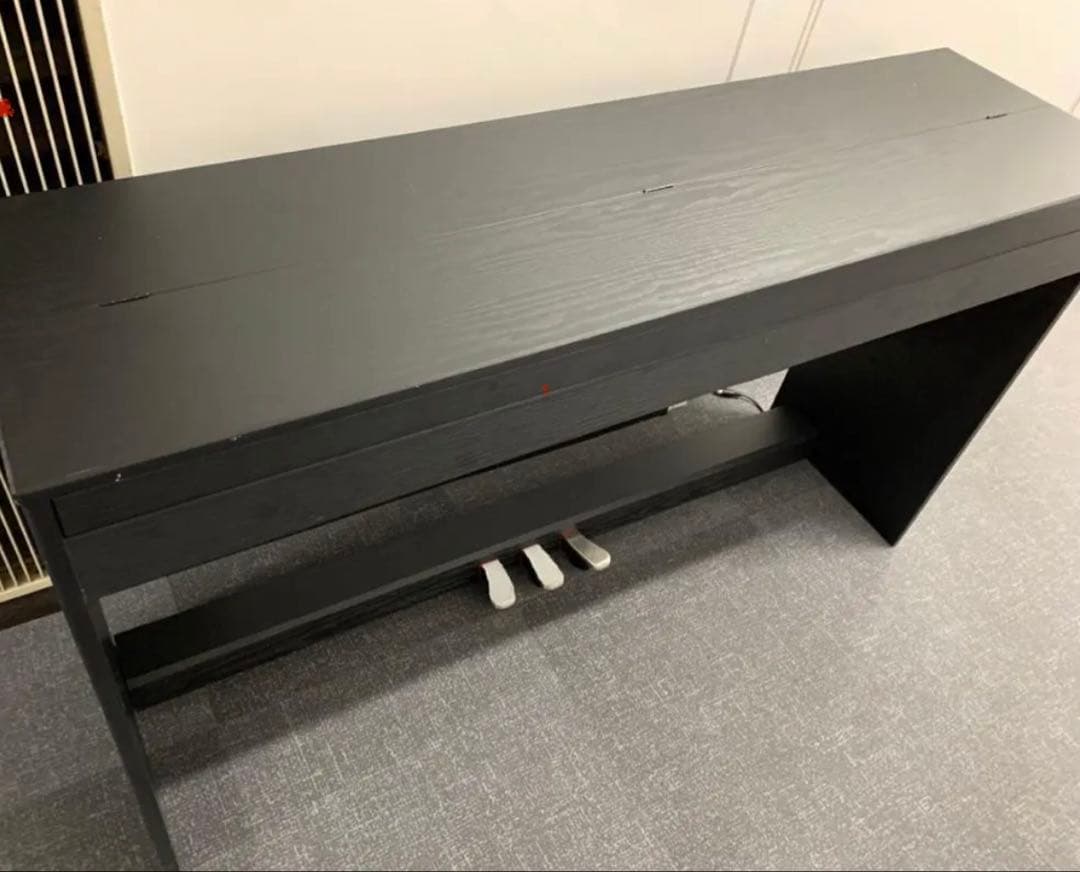 電子ピアノ88鍵盤　ハンマーアクション鍵盤　３本ペダル　ブラック