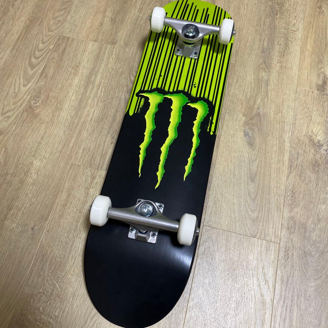 【新品・未使用】MONSTER スケボー　限定品スケートボード