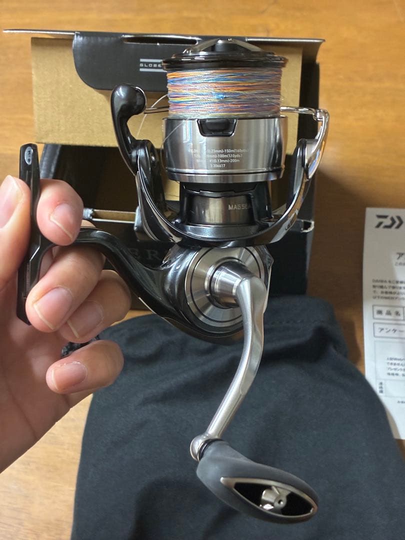 未使用　24セルテート LT3000-CH ダイワ　スピニングリール　サクラマス