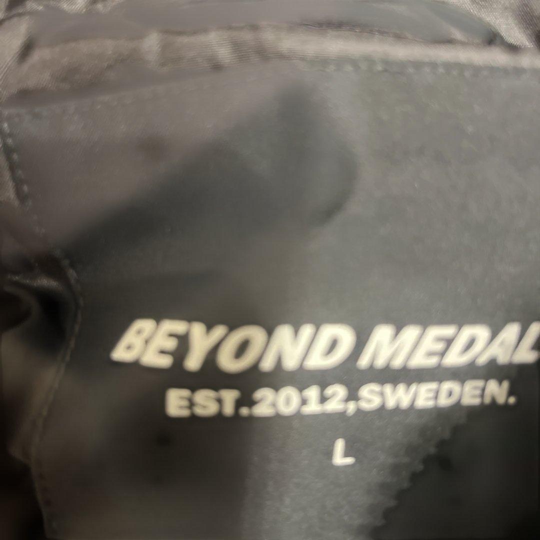 BEYOND MEDALSアノラック