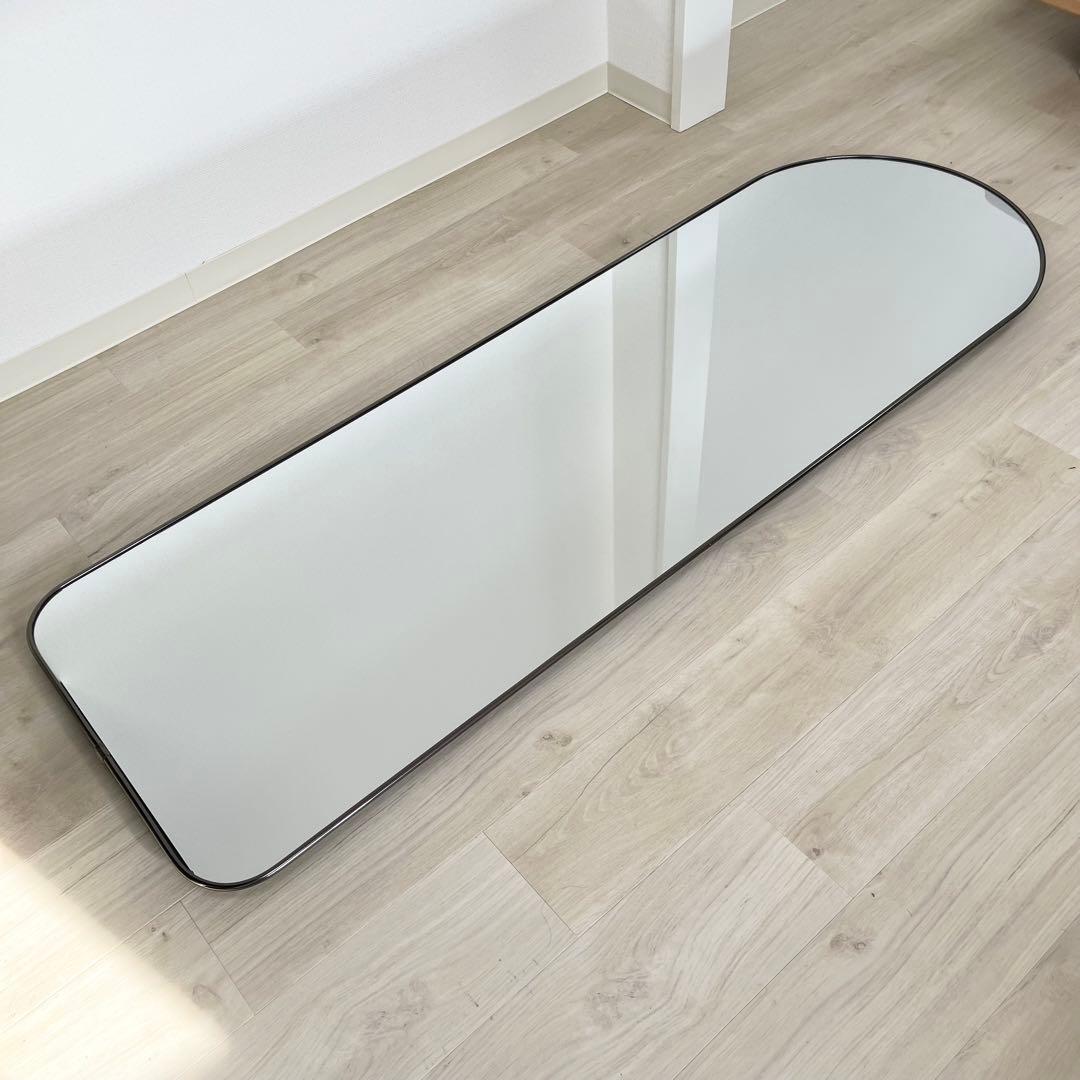 Umbra / Hubba arched Leaning mirror アーチ型