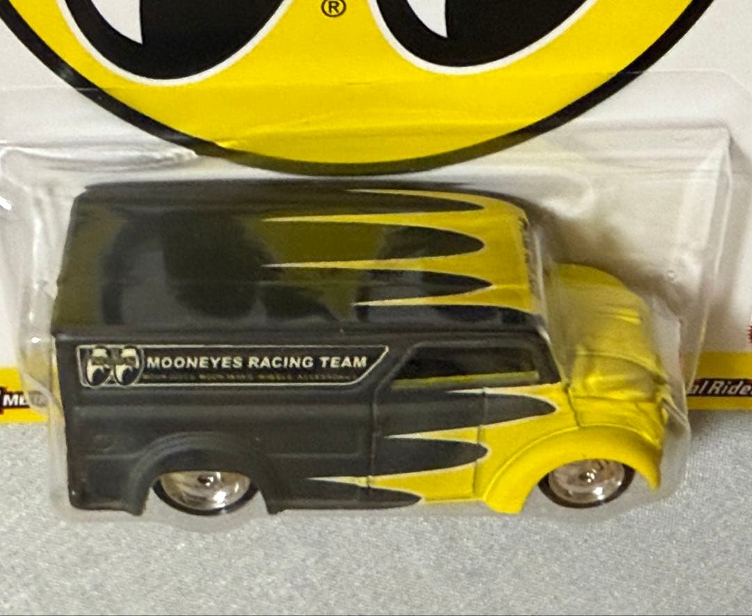 ミニカー Hot Wheels Dairy Delivery Mooneyes