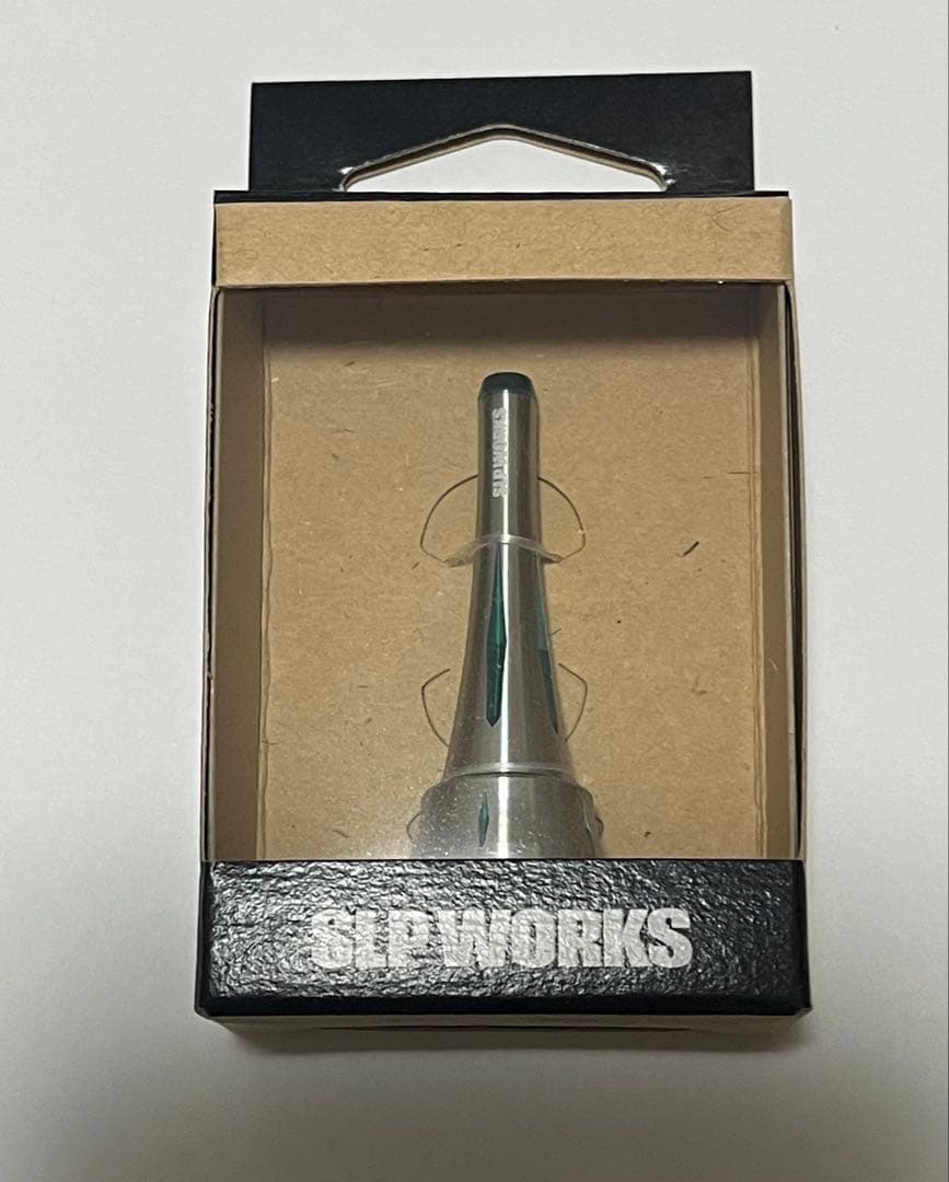 新品 ダイワ エメラルダス AIR LT2500S SLPW リールスタンドS
